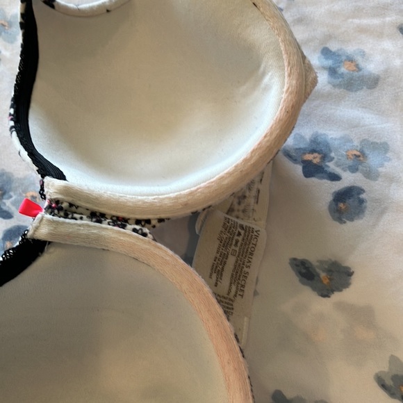 Bra - Picture 2 of 4